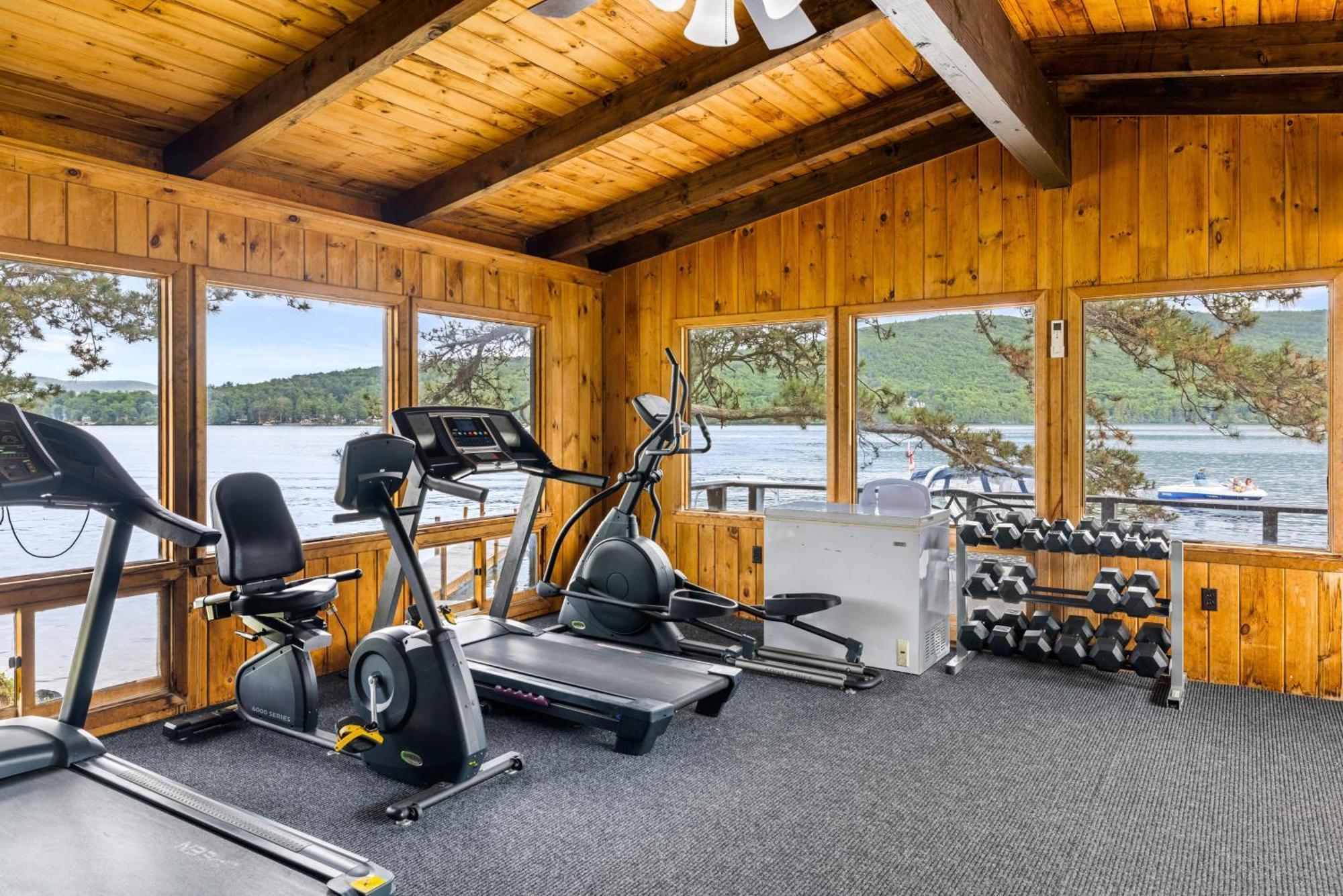 The Inn At Erlowest Lake George Exteriör bild