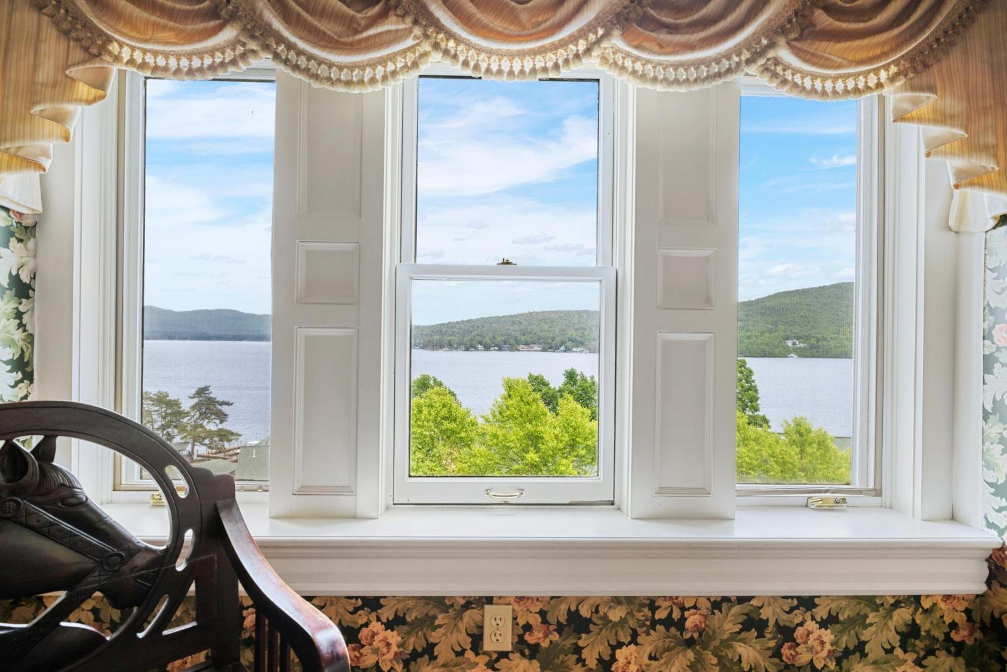 The Inn At Erlowest Lake George Exteriör bild